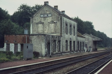 IZEL  DIA 79-4433.jpg